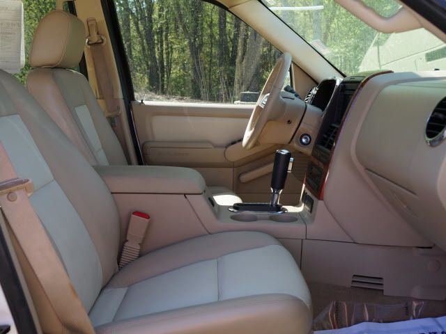 2006 Ford Explorer 4dr 114" WB 4.6L Eddie Bauer - 11911594 - 16