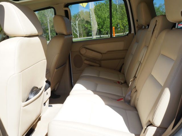 2006 Ford Explorer 4dr 114" WB 4.6L Eddie Bauer - 11911594 - 5