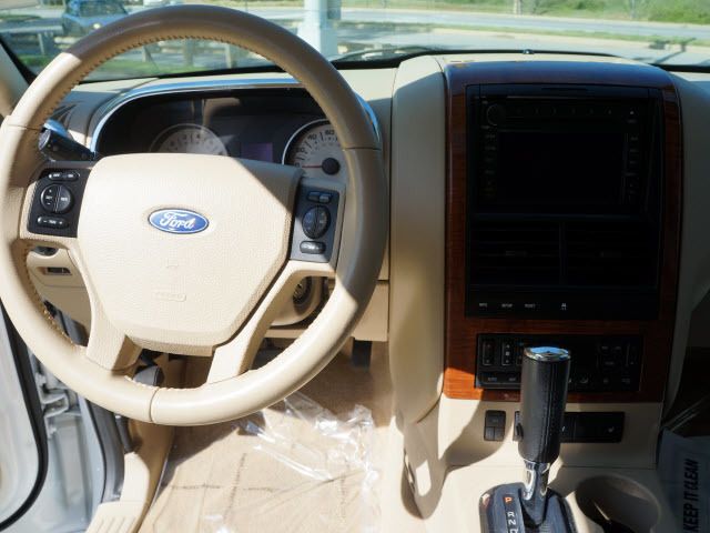 2006 Ford Explorer 4dr 114" WB 4.6L Eddie Bauer - 11911594 - 6