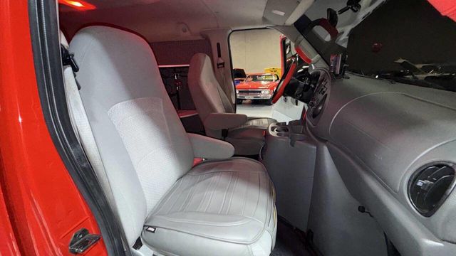 2006 Ford E-Series E 350 SD 3dr Van - 22982606 - 27