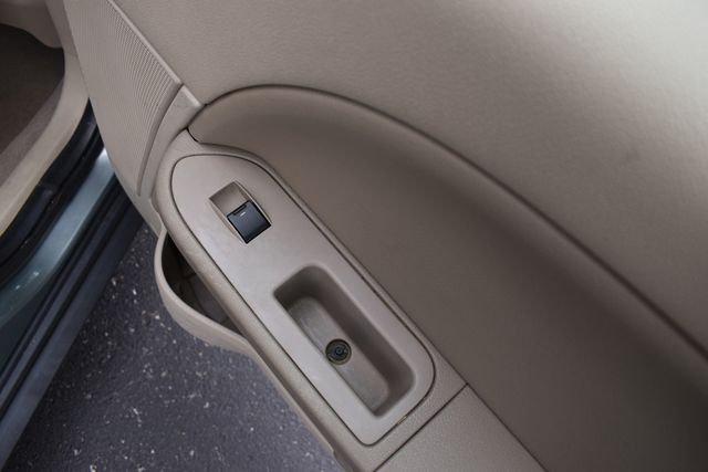 2006 Ford Five Hundred 4dr Sedan Limited - 23001662 - 26