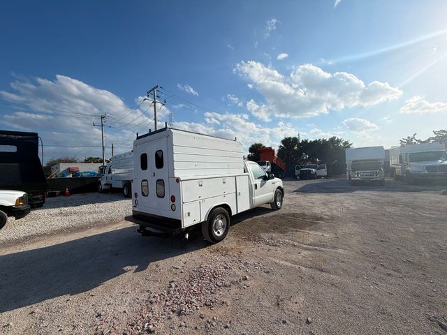 2006 Ford F-250 Enclosed Utility Service Truck  - 22986048 - 4