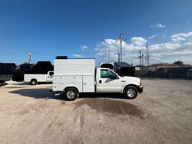2006 Ford F-250 Enclosed Utility Service Truck  - 22986048 - 5