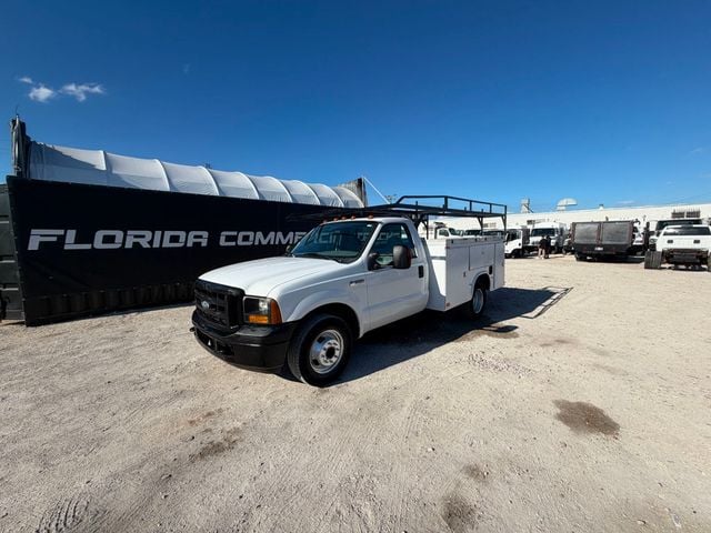 2006 Ford F-350 Utility Service Truck  - 22978502 - 0