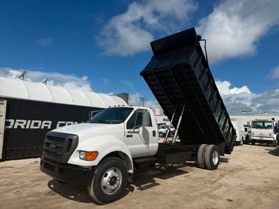 2006 Ford F-750 18' Dump Truck