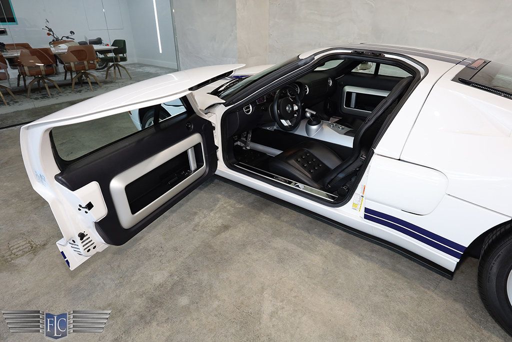 2006 Ford GT 2dr Coupe - 22806652 - 18