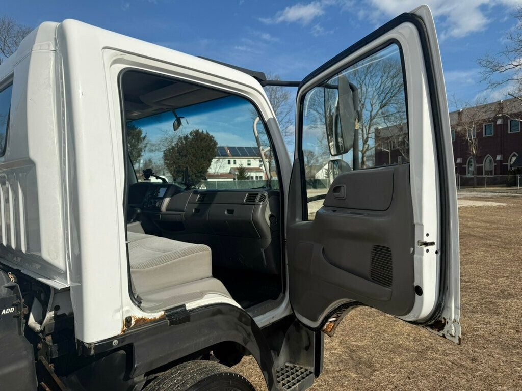 2006 Ford LCF 16 FOOT BOX WITH LIFTGATE MANY EXTRAS - 22766555 - 22