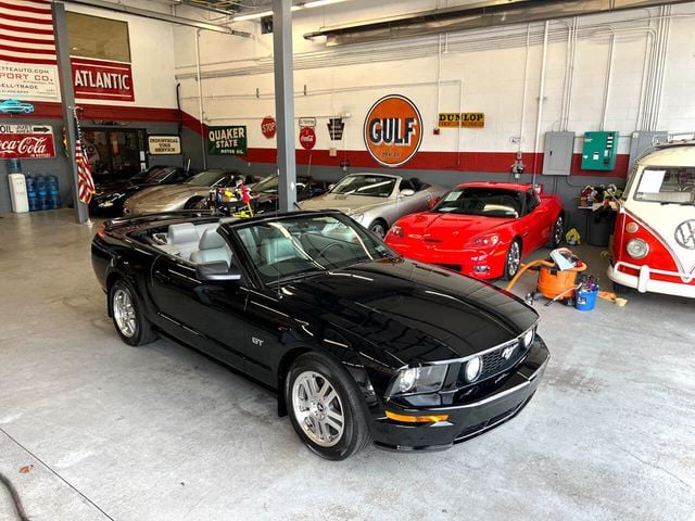 2006 Ford Mustang 2dr Convertible GT Premium - 22415672 - 2