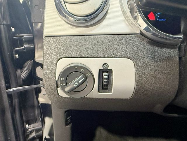 2006 Ford Mustang 2dr Coupe GT Premium - 22939464 - 12