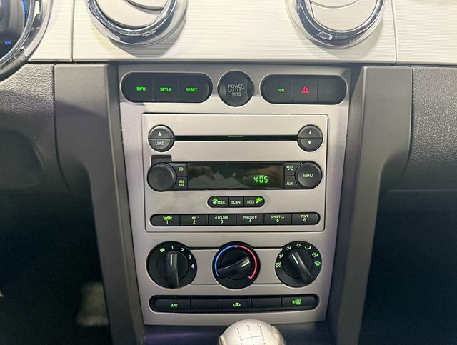 2006 Ford Mustang 2dr Coupe GT Premium - 22939464 - 14