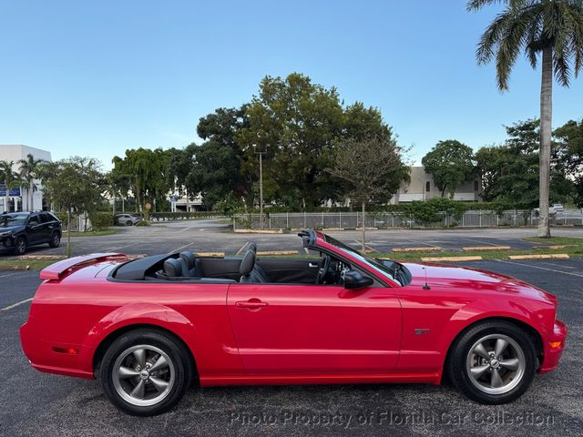 2006 Ford Mustang GT Convertible Premium - 23091753 - 13