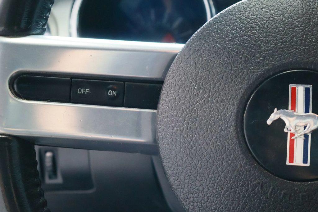 2006 Ford Mustang GT PREMIUM, MANUAL TRANS, BLACKOUT WHEELS, SPOILER, TOUCHSCREEN! - 22827616 - 11