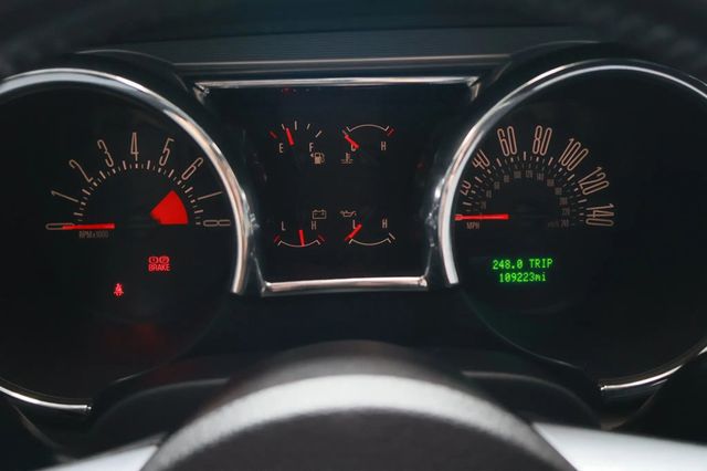 2006 Ford Mustang GT PREMIUM, MANUAL TRANS, BLACKOUT WHEELS, SPOILER, TOUCHSCREEN! - 22827616 - 13