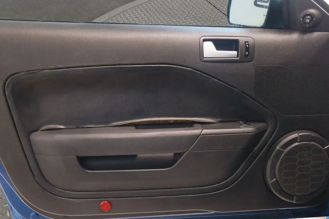 2006 Ford Mustang GT PREMIUM, MANUAL TRANS, BLACKOUT WHEELS, SPOILER, TOUCHSCREEN! - 22827616 - 15