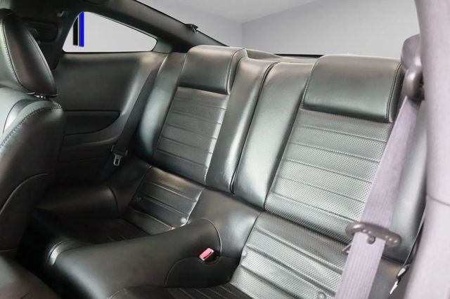 2006 Ford Mustang GT PREMIUM, MANUAL TRANS, BLACKOUT WHEELS, SPOILER, TOUCHSCREEN! - 22827616 - 16