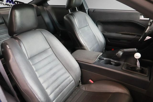 2006 Ford Mustang GT PREMIUM, MANUAL TRANS, BLACKOUT WHEELS, SPOILER, TOUCHSCREEN! - 22827616 - 24