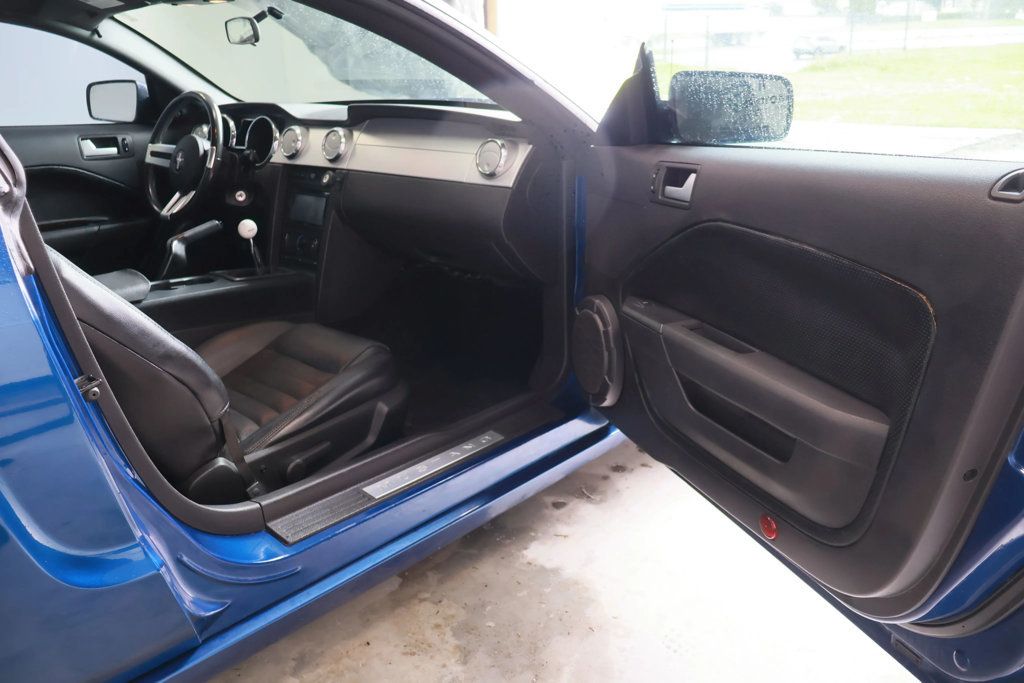 2006 Ford Mustang GT PREMIUM, MANUAL TRANS, BLACKOUT WHEELS, SPOILER, TOUCHSCREEN! - 22827616 - 29