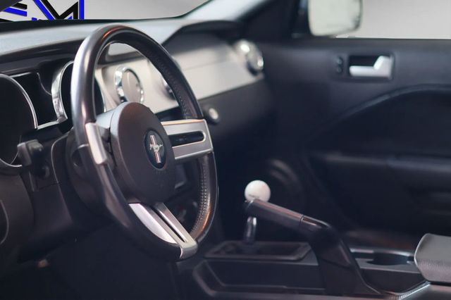 2006 Ford Mustang GT PREMIUM, MANUAL TRANS, BLACKOUT WHEELS, SPOILER, TOUCHSCREEN! - 22827616 - 8