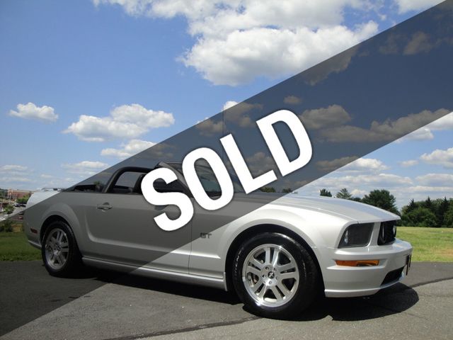 2006 Ford Mustang GT-PREMIUM PKG, 5-SPD, ALL-STOCK, ADULT-OWNED, EXTRA-CLEAN! - 22536221 - 0