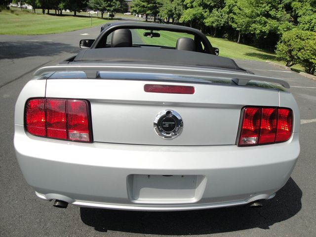 2006 Ford Mustang GT-PREMIUM PKG, 5-SPD, ALL-STOCK, ADULT-OWNED, EXTRA-CLEAN! - 22536221 - 10