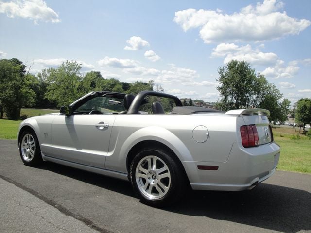 2006 Ford Mustang GT-PREMIUM PKG, 5-SPD, ALL-STOCK, ADULT-OWNED, EXTRA-CLEAN! - 22536221 - 2