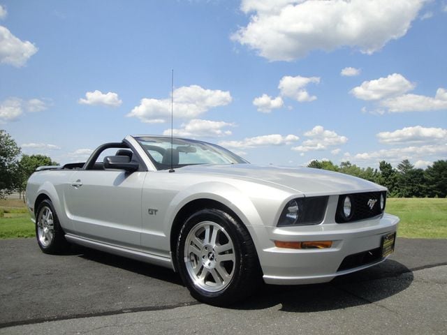 2006 Ford Mustang GT-PREMIUM PKG, 5-SPD, ALL-STOCK, ADULT-OWNED, EXTRA-CLEAN! - 22536221 - 32