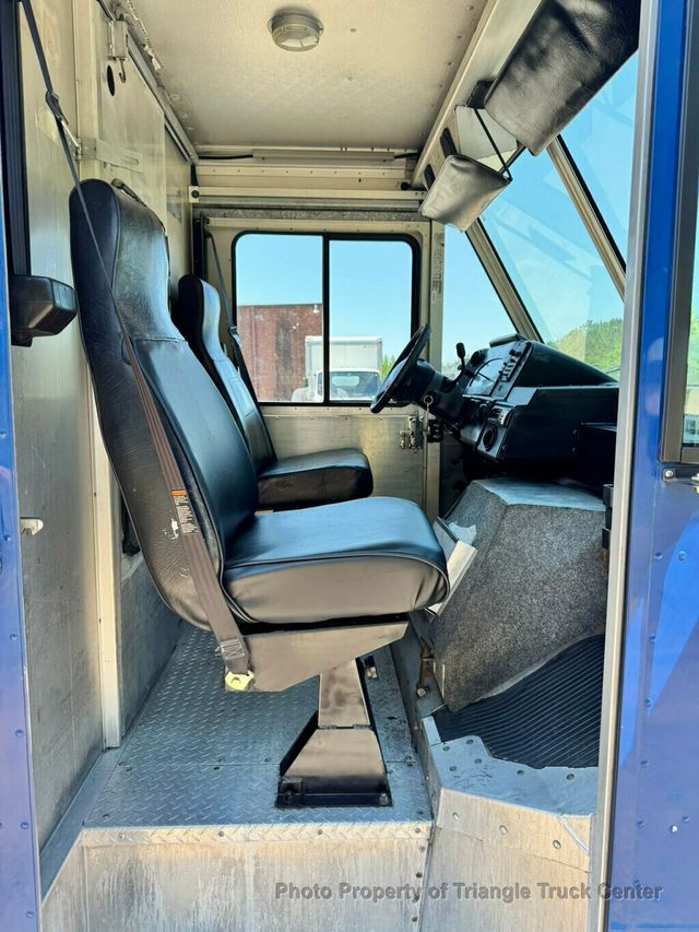 2006 Ford STEPVAN JUST 59k MILES! ONE OWNER! +FINANCE OR LEASE! GREAT SMALL FOOD TRUCK! - 23017574 - 18