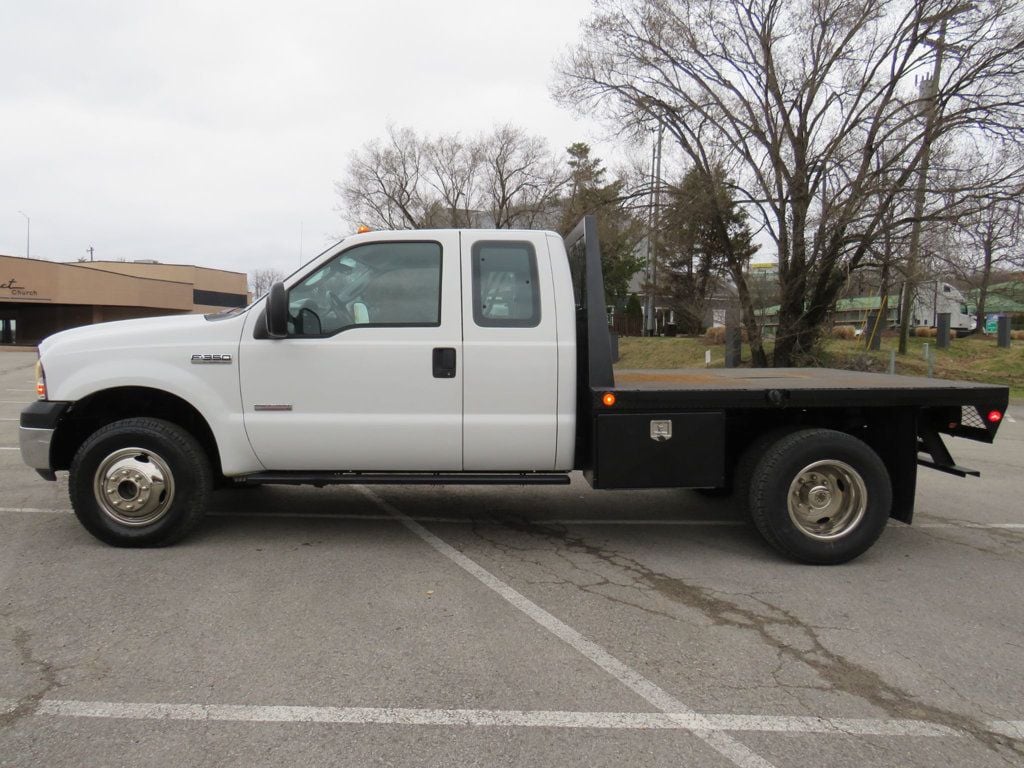 2006 Ford Super Duty F-350 DRW FLAT BED - 22788673 - 0