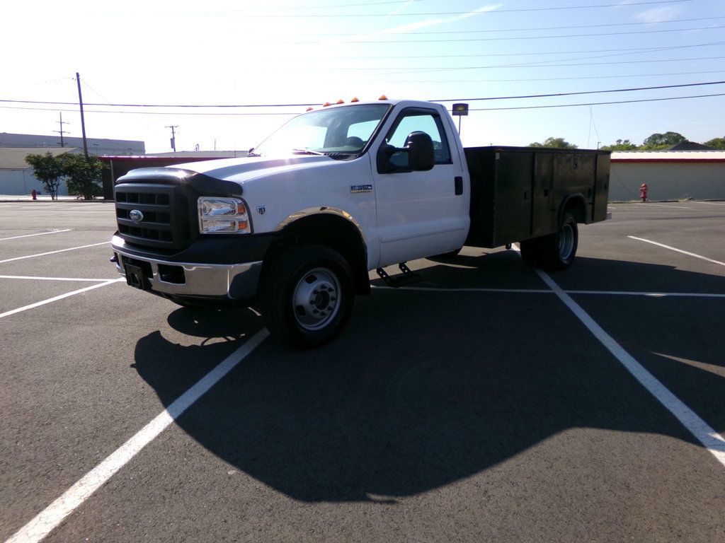2006 Ford F-350 XL photo 2