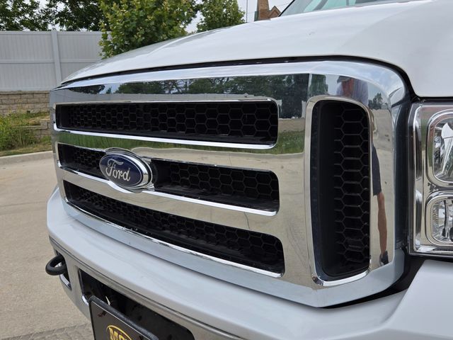 2006 Ford Super Duty F-350 DRW Cab-Chassis SuperCab 162" WB 60" CA XLT 4WD - 23056633 - 13