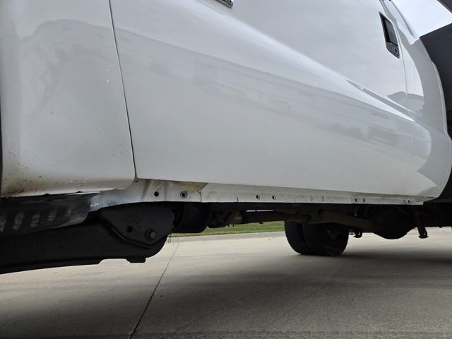 2006 Ford Super Duty F-350 DRW Cab-Chassis SuperCab 162" WB 60" CA XLT 4WD - 23056633 - 22