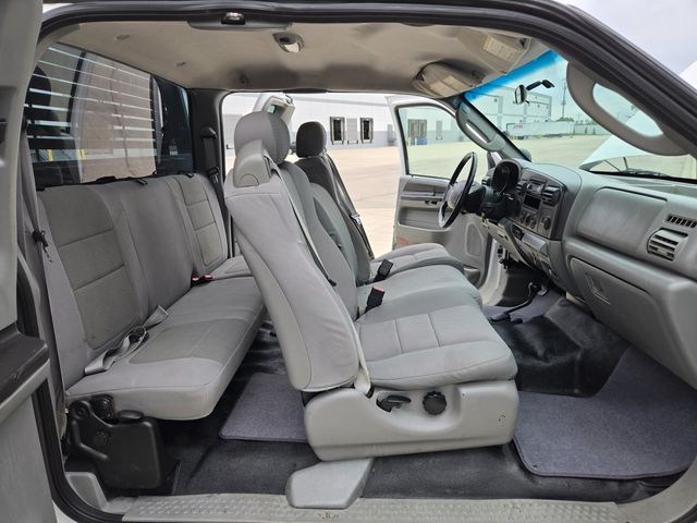 2006 Ford Super Duty F-350 DRW Cab-Chassis SuperCab 162" WB 60" CA XLT 4WD - 23056633 - 7