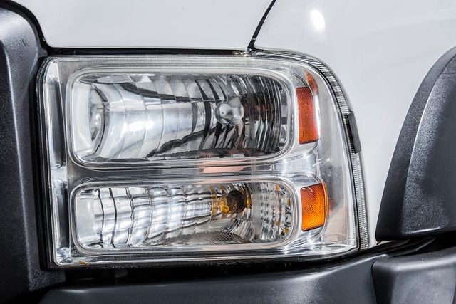 2006 Ford Super Duty F-450 DRW Reg Cab 165" WB 84" CA XL 4WD - 15314365 - 9