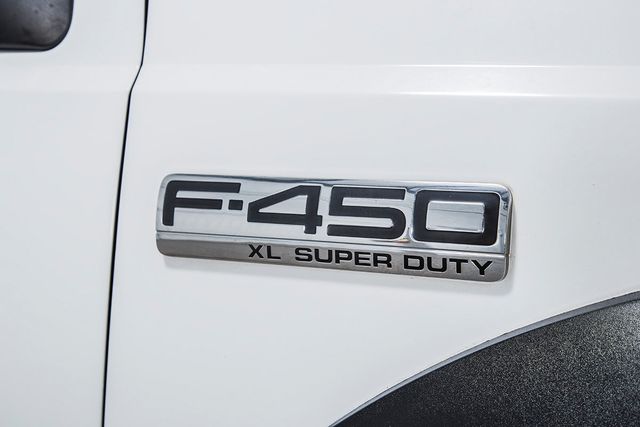 2006 Ford Super Duty F-450 DRW Reg Cab 165" WB 84" CA XL 4WD - 15314365 - 10