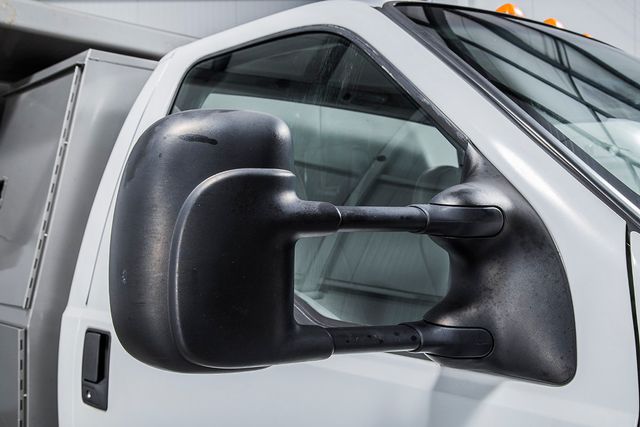 2006 Ford Super Duty F-450 DRW Reg Cab 165" WB 84" CA XL 4WD - 15314365 - 12