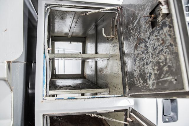 2006 Ford Super Duty F-450 DRW Reg Cab 165" WB 84" CA XL 4WD - 15314365 - 14