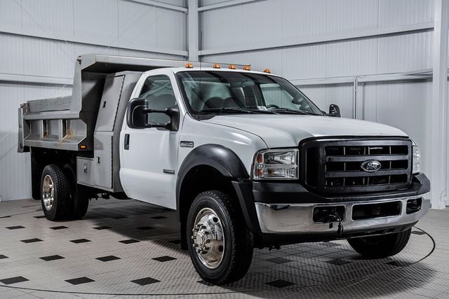 2006 Ford Super Duty F-450 DRW Reg Cab 165" WB 84" CA XL 4WD - 15314365 - 1