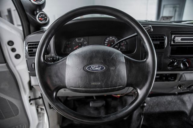 2006 Ford Super Duty F-450 DRW Reg Cab 165" WB 84" CA XL 4WD - 15314365 - 31