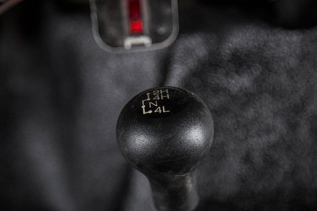 2006 Ford Super Duty F-450 DRW Reg Cab 165" WB 84" CA XL 4WD - 15314365 - 34