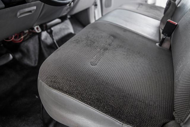 2006 Ford Super Duty F-450 DRW Reg Cab 165" WB 84" CA XL 4WD - 15314365 - 36