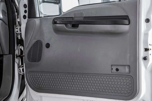 2006 Ford Super Duty F-450 DRW Reg Cab 165" WB 84" CA XL 4WD - 15314365 - 40