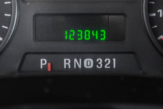 2006 Ford Super Duty F-450 DRW Reg Cab 165" WB 84" CA XL 4WD - 15314365 - 42