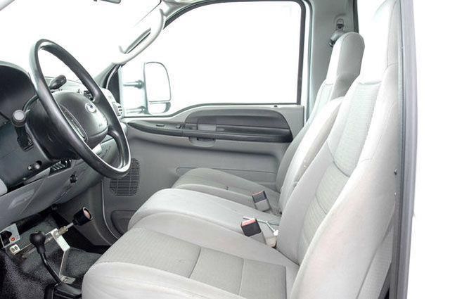 2006 Ford Super Duty F-550 DRW XL - 12900261 - 11
