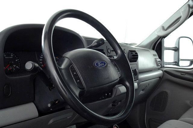 2006 Ford Super Duty F-550 DRW XL - 12900261 - 13