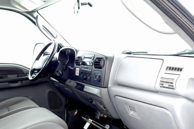 2006 Ford Super Duty F-550 DRW XL - 12900261 - 16