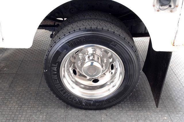 2006 Ford Super Duty F-550 DRW XL - 12900261 - 22