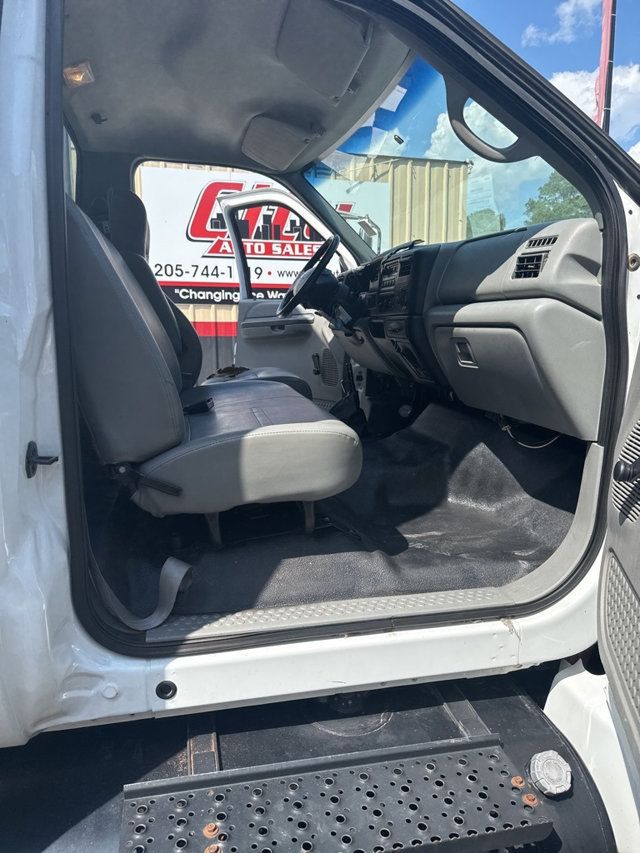 2006 Ford Super Duty F-650 Base Trim - 22915009 - 12