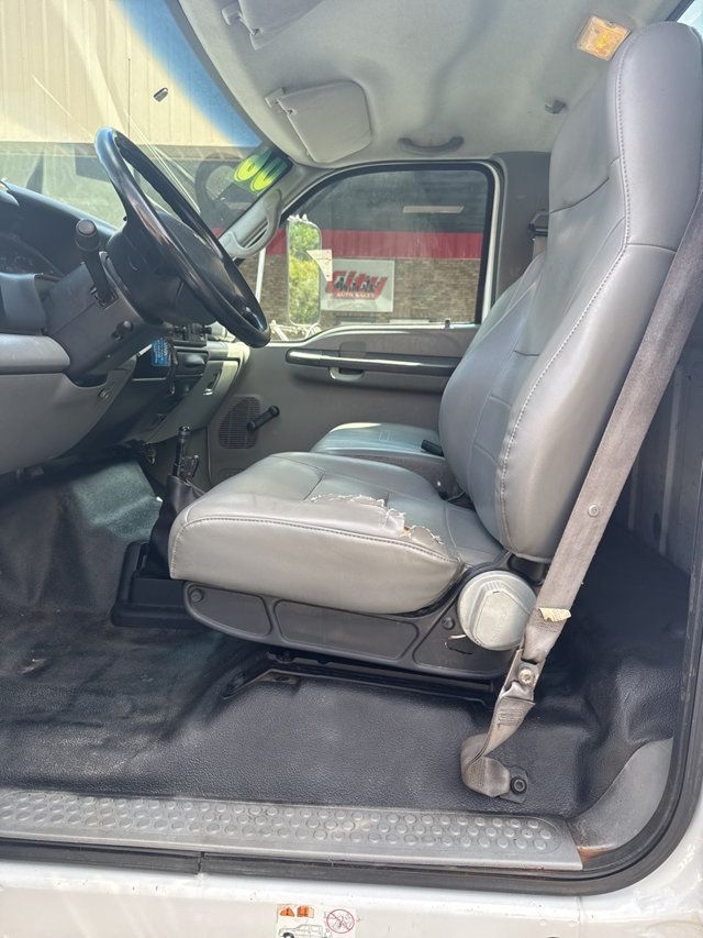 2006 Ford Super Duty F-650 Base Trim - 22915009 - 15