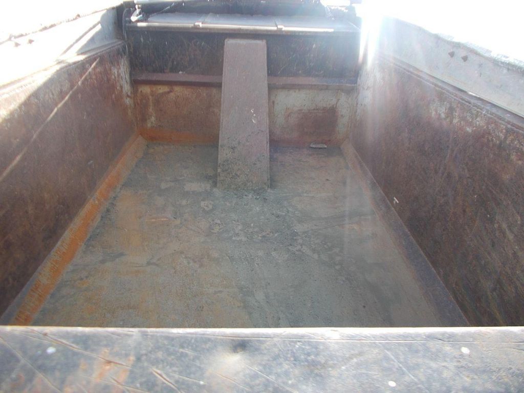 2006 Ford Super Duty F-750 Base Trim - 12288182 - 10