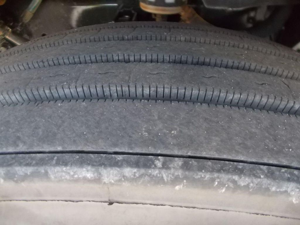 2006 Ford Super Duty F-750 Base Trim - 12288182 - 5